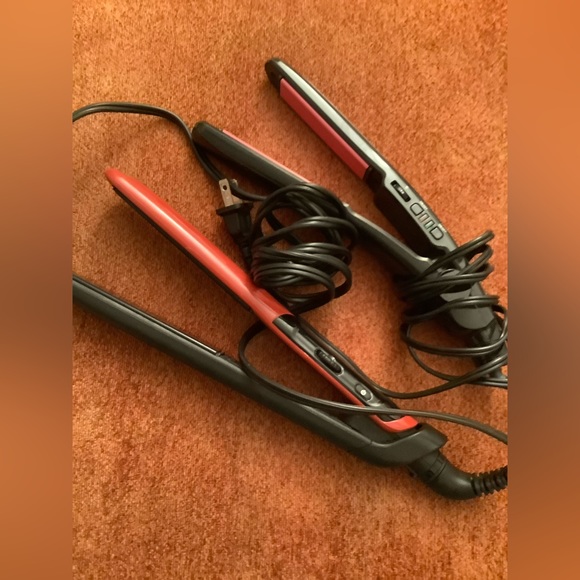 Like New 2 Hair Straighteners in a Bundle - Picture 3 of 4